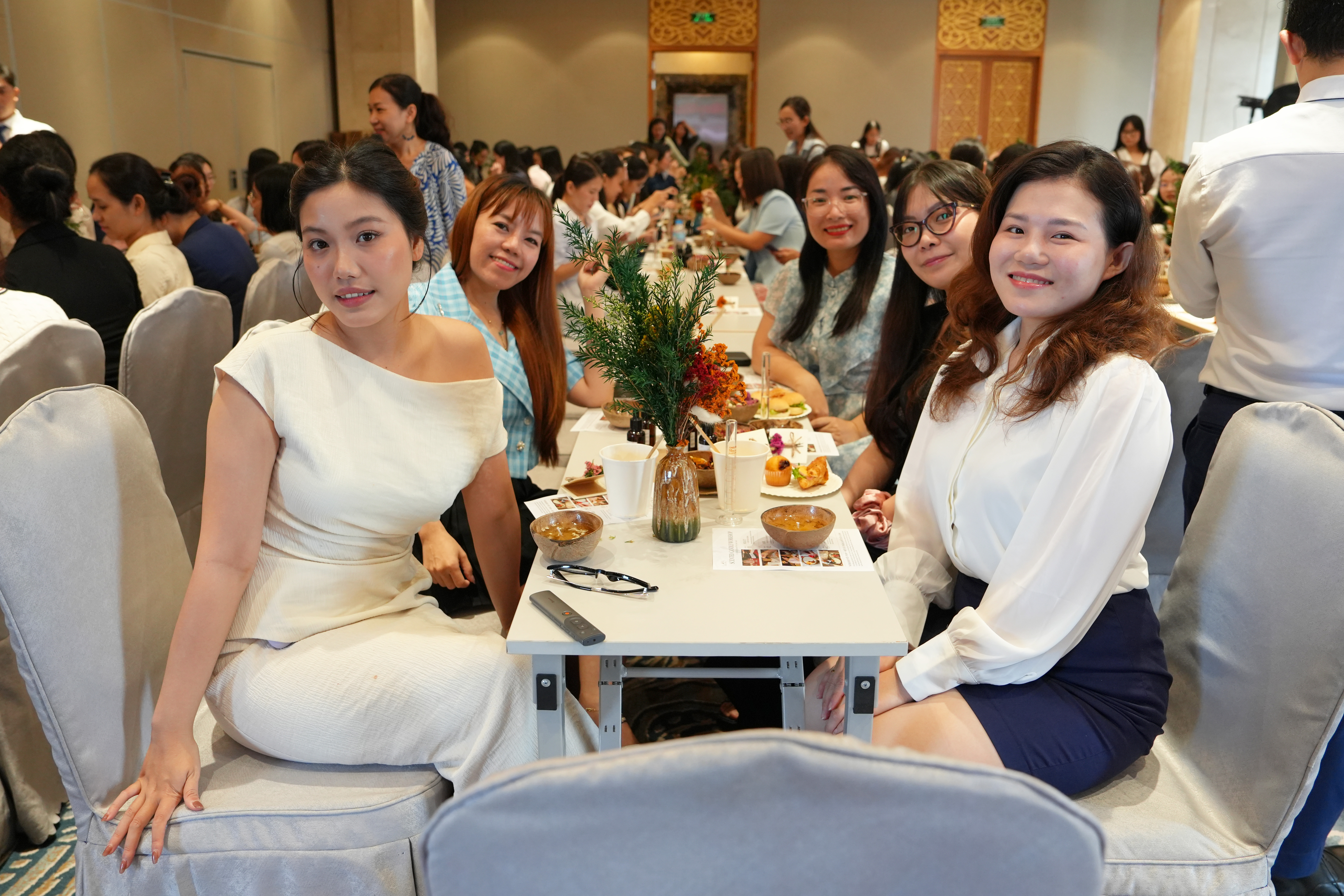 Khoảnh khắc giao lưu gắn kết của các đồng nghiệp nữ tại BLUEMARQ Group