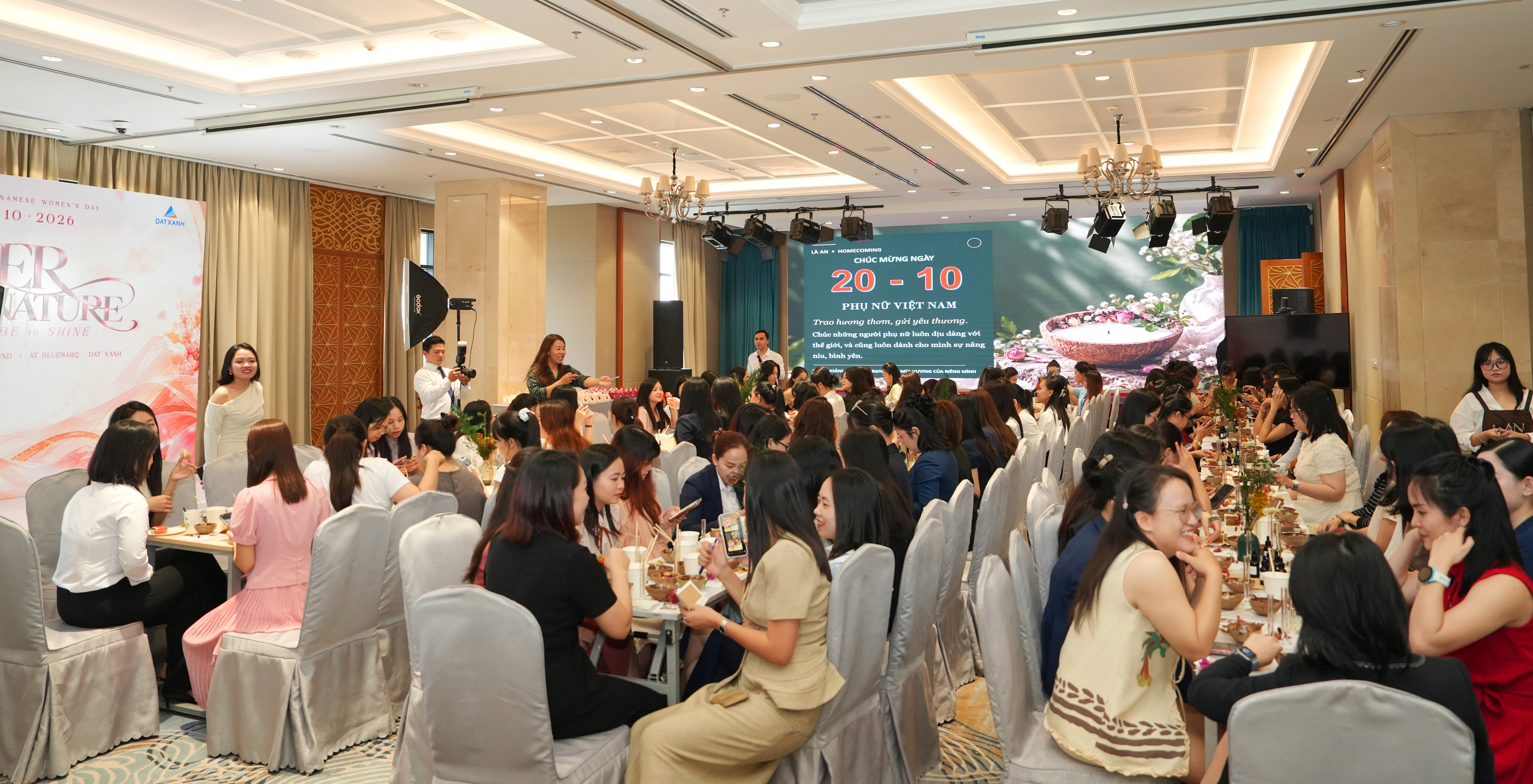 Toàn cảnh không gian hội trường sự kiện chào mừng 20/10 tại BLUEMARQ Group